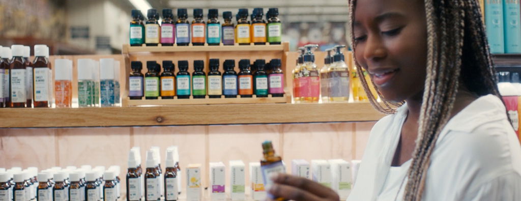 women shopping fresh thyme essential oils
